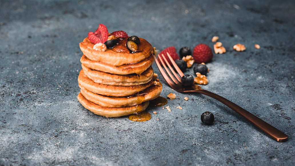 Vollkorn-Protein-Pancakes mit Bananen und Ahornsirup, Rezept, Team Bora-Hansgrohe, Ernährung