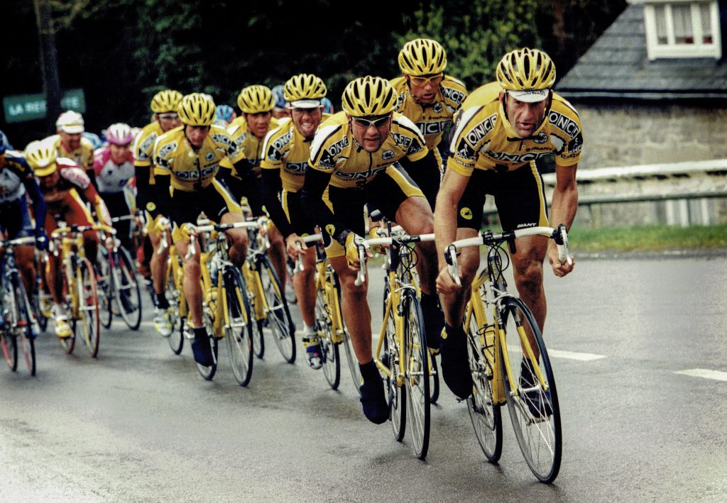 Das Team Once auf GIant TCR Rädern.